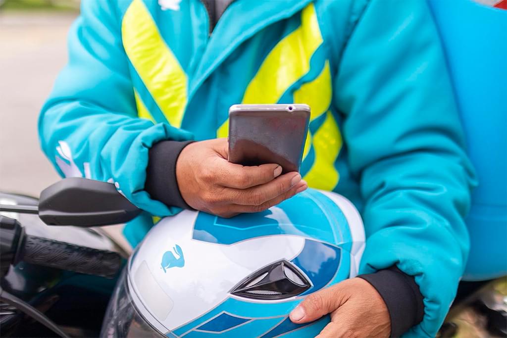 Entregador avisa o imprevisto pela plataforma